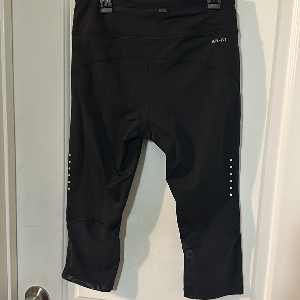 Nike dri fit Capri legging - Picture 4 of 4